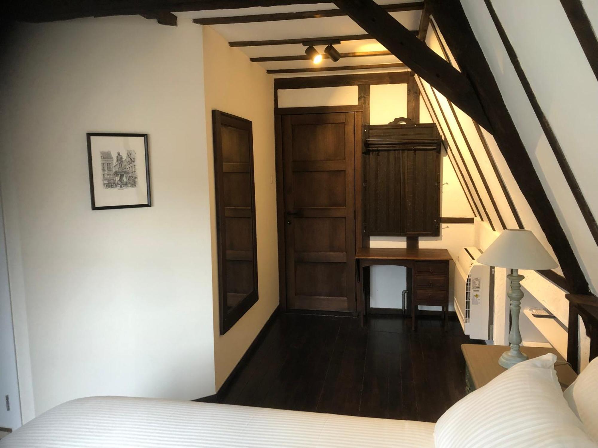 De Pelgrim Hotel Tongeren Buitenkant foto